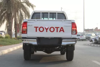 TOYOTA HILUX 2.4L DIESEL DOUBLE CAB 4WD DLX-E MANUAL 2024 MODEL YEAR