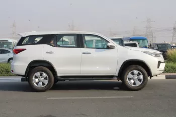 TOYOTA FORTUNER 2.7L PETROL GRADE E1 2024 MODEL YEAR WHITE COLOR