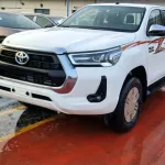 TOYOTA HILUX 2.4L DIESEL 4X4 MANUAL 2023 MODEL YEAR - Thumbnail 2