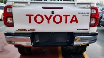 TOYOTA HILUX 2.4L DIESEL 4X4 MANUAL 2023 MODEL YEAR