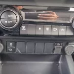 TOYOTA HILUX 2.4L DIESEL 4X4 MANUAL 2023 MODEL YEAR - Thumbnail 10