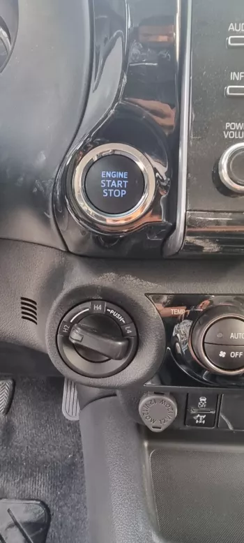TOYOTA HILUX 2.4L DIESEL 4X4 MANUAL 2023 MODEL YEAR