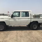 TOYOTA LAND CRUISER 79 DIESEL DOUBLE CAB MANUAL 2024 MODEL YEAR - Thumbnail 3