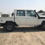 TOYOTA LAND CRUISER 79 DIESEL DOUBLE CAB MANUAL 2024 MODEL YEAR - Thumbnail 4