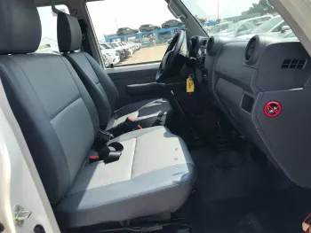 TOYOTA LAND CRUISER 79 DIESEL DOUBLE CAB MANUAL 2024 MODEL YEAR
