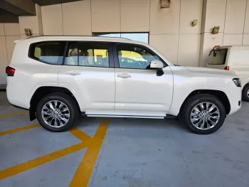 Toyota Land Cruiser 4.0 GXR 2024 Model Year White Color