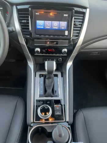 MITSUBISHI PAJERO SPORTS