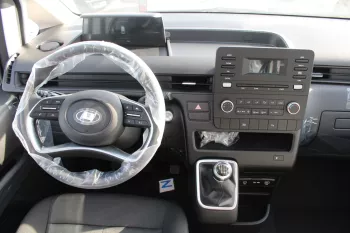HYUNDAI STARIA 2025 MODEL YEAR 2.2L DIESEL 11 SEATER COMFORT MANUAL