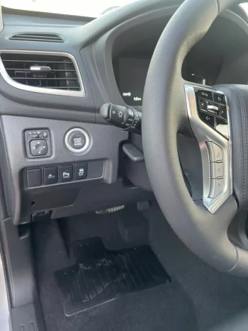 MITSUBISHI PAJERO SPORTS PETROL 4X4