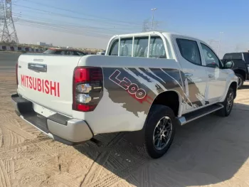 MITSUBISHI L200 PETROL 4WD CHROME PACKAGE GLX