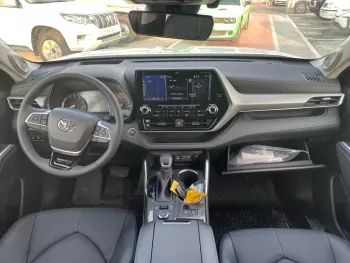 TOYOTA HIGHLANDER PLATINUM 3.5L PETROL FULL OPTION 2022 MODEL