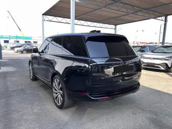 Land Rover Range Rover SE P530 2023 Model Year Black Color