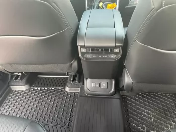 TOYOTA HIGHLANDER PLATINUM 3.5L PETROL FULL OPTION 2022 MODEL