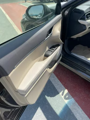TOYOTA CAMRY 2.5L GLE PETROL MID OPTION 2022MY