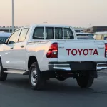 TOYOTA HILUX 2025 MODEL YEAR 2.7L PETROL 4WD DOUBLE CAB DLX-G - Thumbnail 6