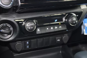 TOYOTA HILUX 2025 MODEL YEAR 4.0L V6 PETROL DOUBLE CAB ADVENTURE