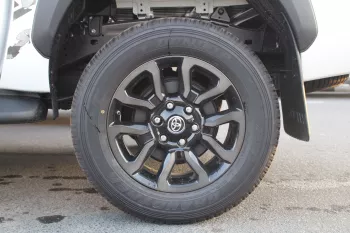 TOYOTA HILUX 2025 MODEL YEAR 4.0L V6 PETROL DOUBLE CAB ADVENTURE