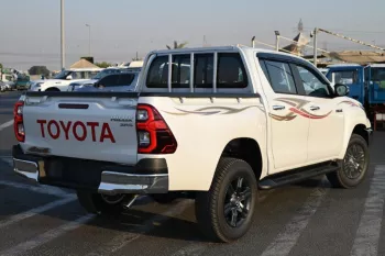 2025 MODEL TOYOTA HILUX DOUBLE CAB SR5 2.7L PETROL 4WD AUTOMATIC