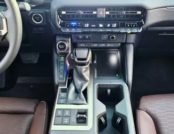 TOYOTA PRADO LUXURY 2.8 DIESEL 4WD SUNROOF 2024 MODEL YEAR