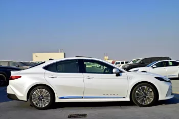 TOYOTA CAMRY HYBRID LUMIERE 2025 MODEL YEAR 2.5L PETROL