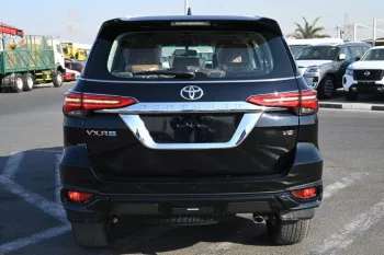 2025 MODEL TOYOTA FORTUNER VXR+ V6 4.0L PETROL BLACK COLOR