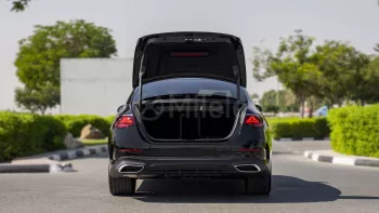 MERCEDES-BENZ E CLASS E200 2025 MODEL YEAR PETROL OBSIDIAN BLACK COLOR