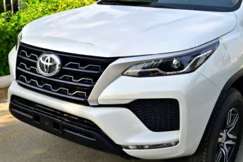 TOYOTA FORTUNER GX2 2025 MODEL YEAR 2.7L PETROL 4WD WHITE COLOR