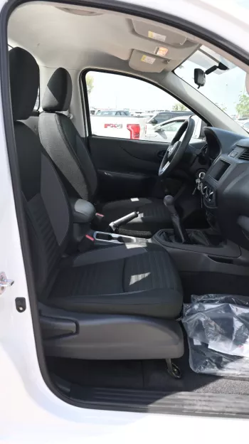 NISSAN NAVARA 2023 MODEL YEAR 2.5L DEISEL 2WD WHITE COLOR EXTERIOR