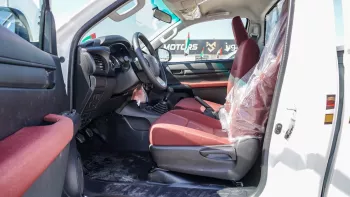 TOYOTA HILUX 2.7L PETROL SINGLE CAB 2025 MODEL YEAR WHITE COLOR