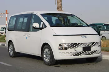 HYUNDAI STARIA 2025 MODEL YEAR PETROL COMFORT WHITE COLOR EXTERIOR
