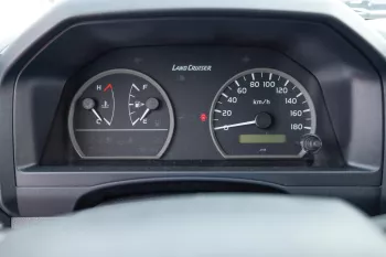 TOYOTA LAND CRUISER LC 76 2024 MODEL YEAR 4.2L DIESEL WHITE COLOR