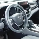 TOYOTA HIGHLANDER 2023 MODEL YEAR 2.5L HYBRID LIMITED SILVER COLOR - Thumbnail 4