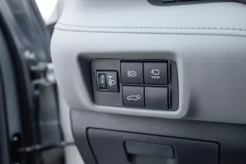 TOYOTA HIGHLANDER 2023 MODEL YEAR 2.5L HYBRID LIMITED SILVER COLOR