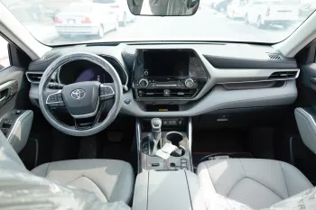 TOYOTA HIGHLANDER 2023 MODEL YEAR 2.5L HYBRID LIMITED SILVER COLOR