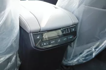 TOYOTA HIGHLANDER 2023 MODEL YEAR 2.5L HYBRID LIMITED SILVER COLOR