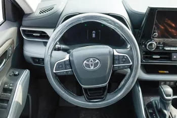 TOYOTA HIGHLANDER 2023 MODEL YEAR 2.5L HYBRID LIMITED SILVER COLOR