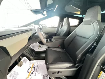 Tesla Cybertruck 2025 Model Year Foundation Series