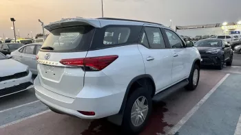 TOYOTA FORTUNER 2.7L FULL OPTION PETROL 2024 MODEL YEAR WHITE COLOR
