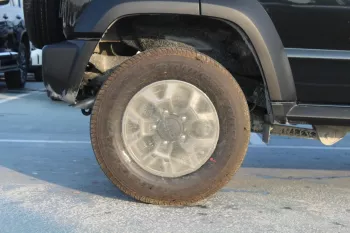 Suzuki Jimny GLX 1.5L Petrol GCC Specs 2024 Model Year Black Color Exterior