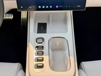 Xiaomi SU7 MAX 495kW Pure Electric 2024 Model Year Aqua Blue Color Exterior