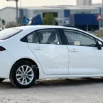 Toyota Corolla 1.8L Hybrid Elite White Color Exterior Black Interior - Thumbnail 3
