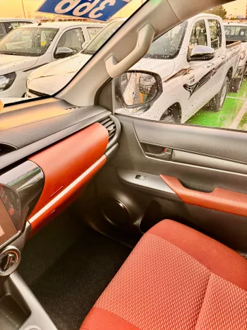 Toyota Hilux GL 2025 Model Year 2.4L Diesel 4WD Whit Color Exterior