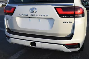 TOYOTA LAND CRUISER 300 GXR 2025 MODEL YEAR V6 3.3L DIESEL WHITE COLOR