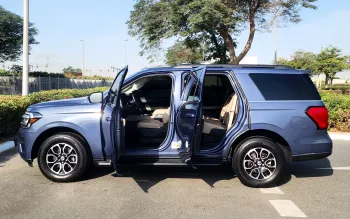 FORD EXPEDITION XLT 2023 MODEL YEAR BLUE COLOR WITH WARRANTY