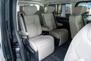 RHD TOYOTA GRANDVIA MAJESTY 2024 MODEL YEAR DIESEL AUTOMATIC BLACK