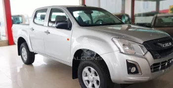 ISUZU D-MAX 2024 MODEL YEAR 2.5L DIESEL DC 4X4 WHITE COLOR EXTERIOR