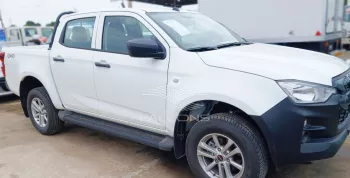 ISUZU D-MAX 2024 MODEL YEAR 1.9 DIESEL 4x4 WHITE COLOR EXTERIOR