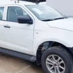 ISUZU D-MAX 2024 MODEL YEAR 1.9 DIESEL 4x4 WHITE COLOR EXTERIOR - Thumbnail 3