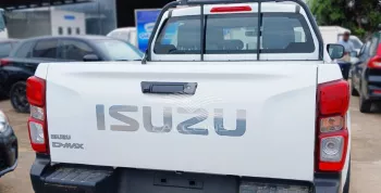 ISUZU D-MAX 2024 MODEL YEAR 1.9 DIESEL 4x4 WHITE COLOR EXTERIOR