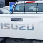 ISUZU D-MAX 2024 MODEL YEAR 1.9 DIESEL 4x4 WHITE COLOR EXTERIOR - Thumbnail 4